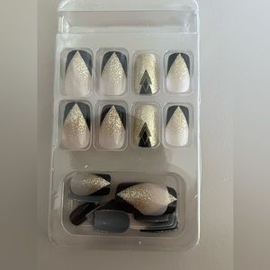 Fancy press on nails